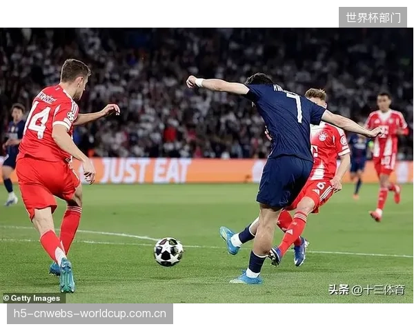 冠军之师阿森纳共有五名球员入选赛季最佳阵容，彰显其团队整体强大实力。